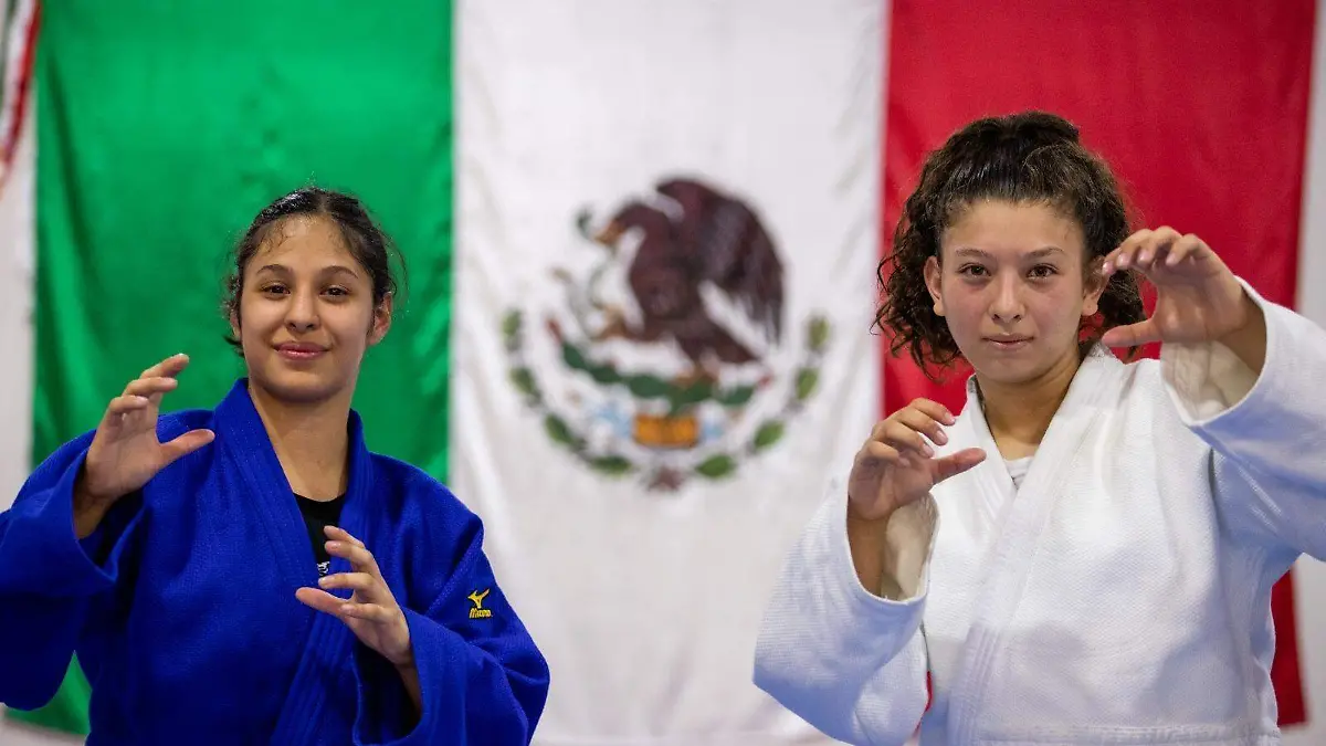 Cristina Marceleño Rivera y Valeria Juárez Martínez (4)